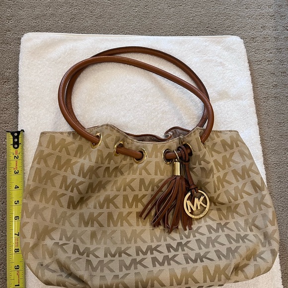 Michael Kors handbag - Picture 2 of 5